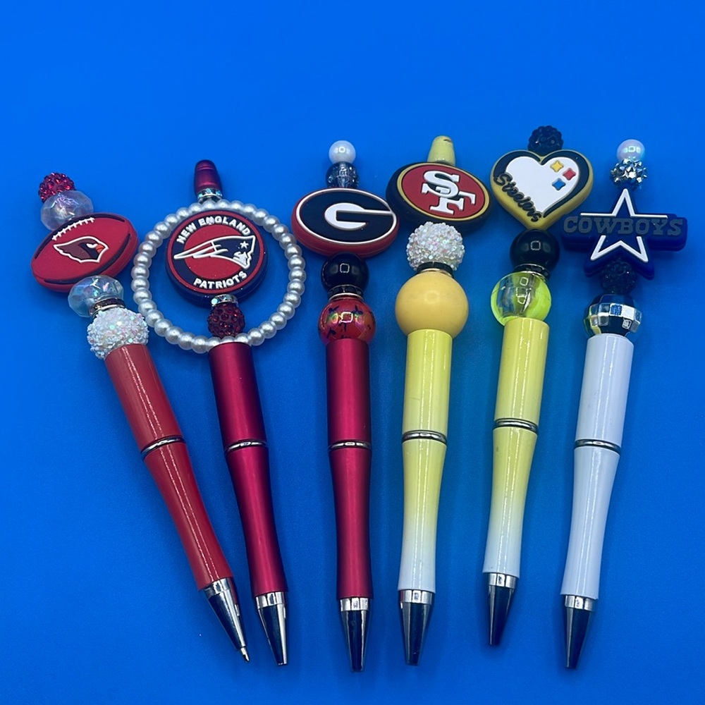 Custom refillable pen